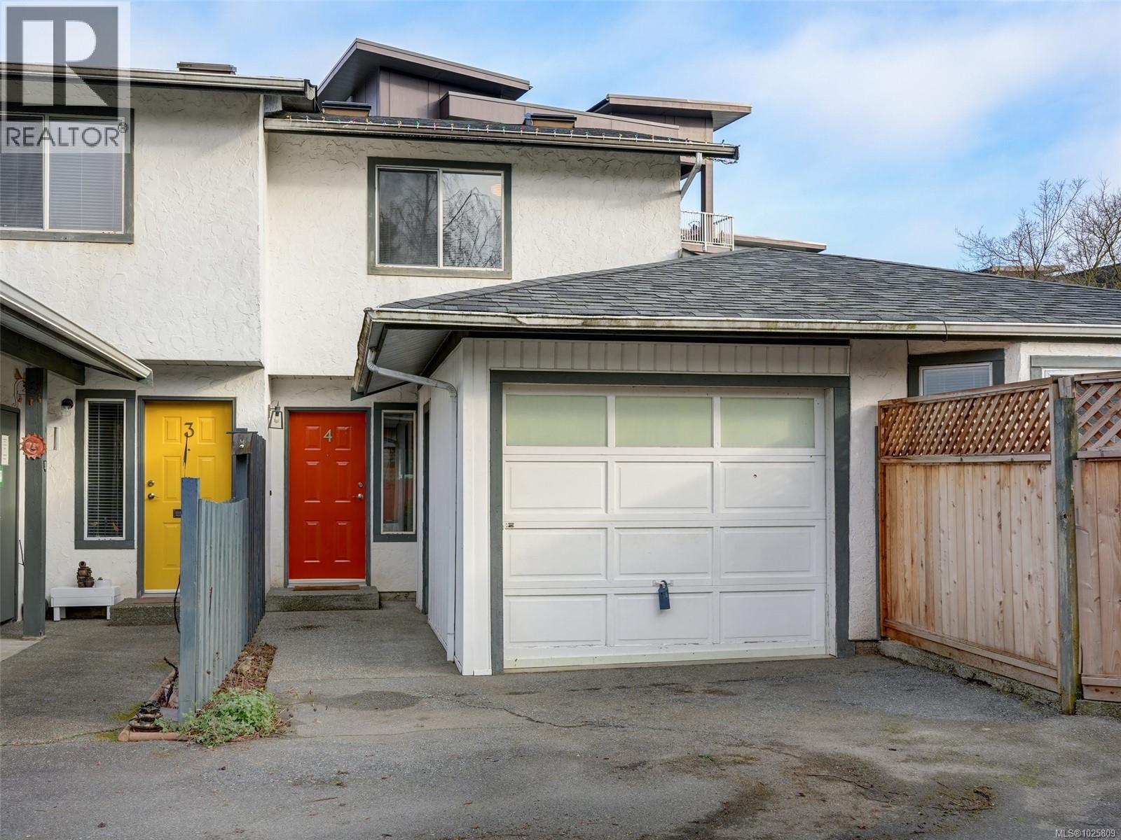 4 9923 Seventh St, Sidney, British Columbia