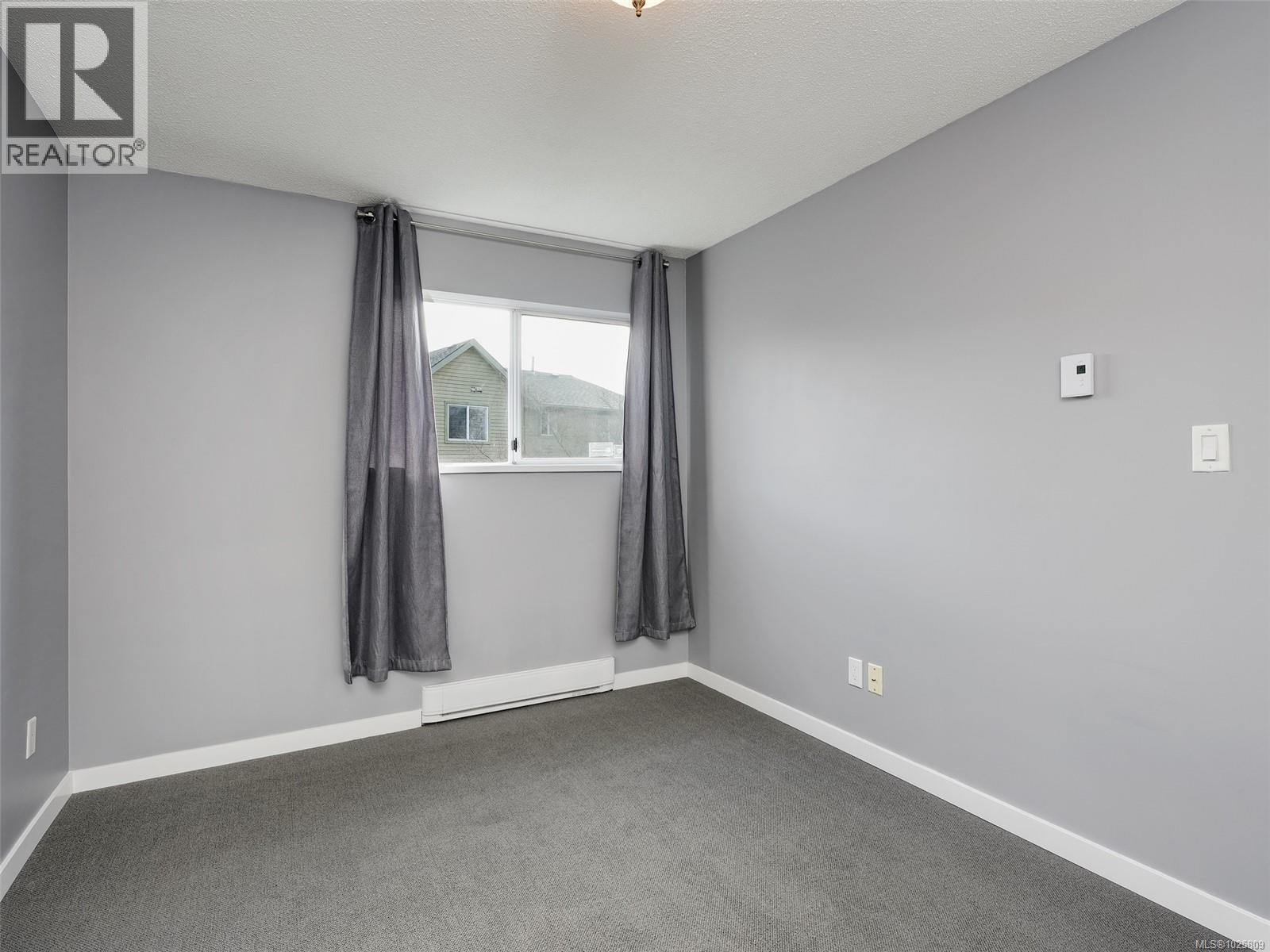 4 9923 Seventh St, Sidney, British Columbia  V8L 2V8 - Photo 10 - 1025809