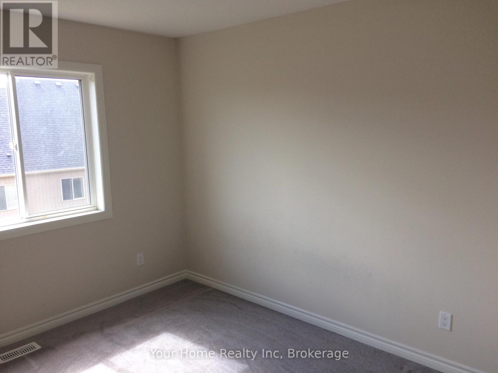 135 Law Drive N, Guelph (Grange Road), Ontario  N1E 0M2 - Photo 9 - X12781966