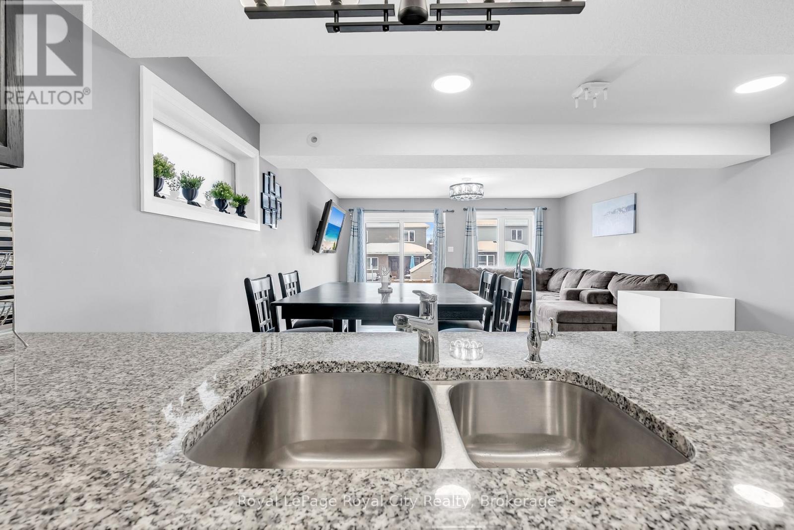 181 Halls Drive, Centre Wellington, Ontario  N0B 1S0 - Photo 19 - X12781968