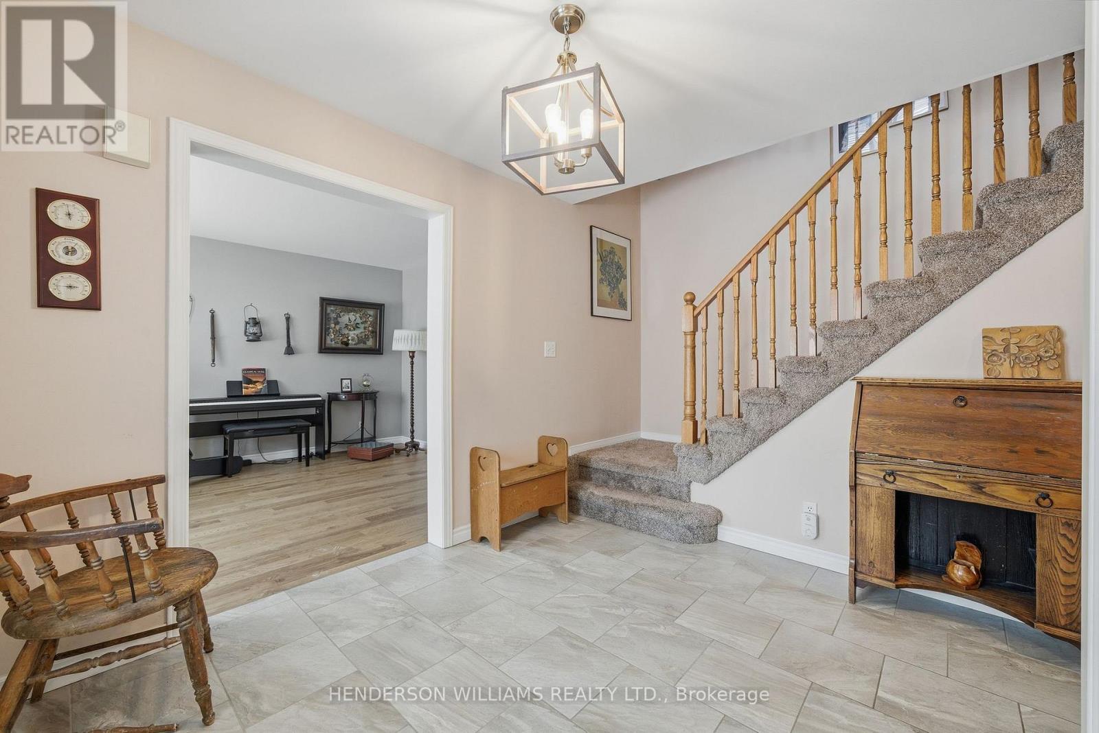 42 Forchuk Crescent, Quinte West (Trenton Ward), Ontario  K8V 6N2 - Photo 4 - X12781948