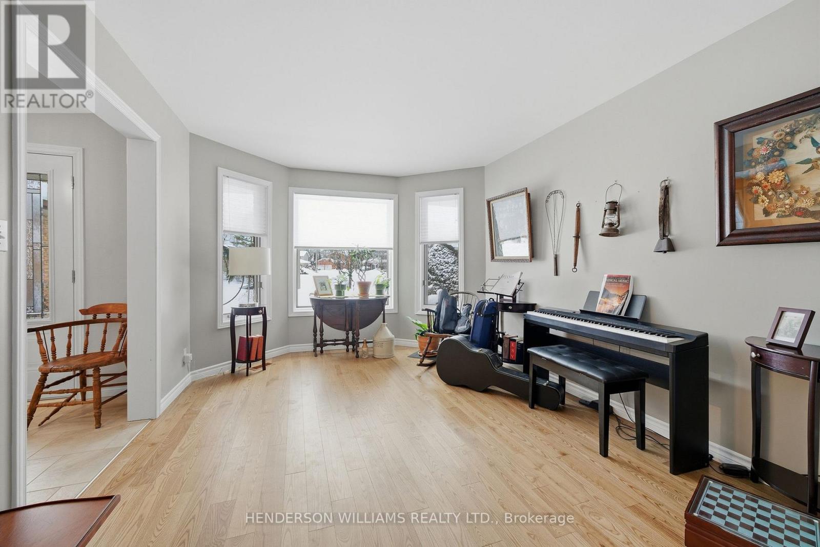 42 Forchuk Crescent, Quinte West (Trenton Ward), Ontario  K8V 6N2 - Photo 5 - X12781948