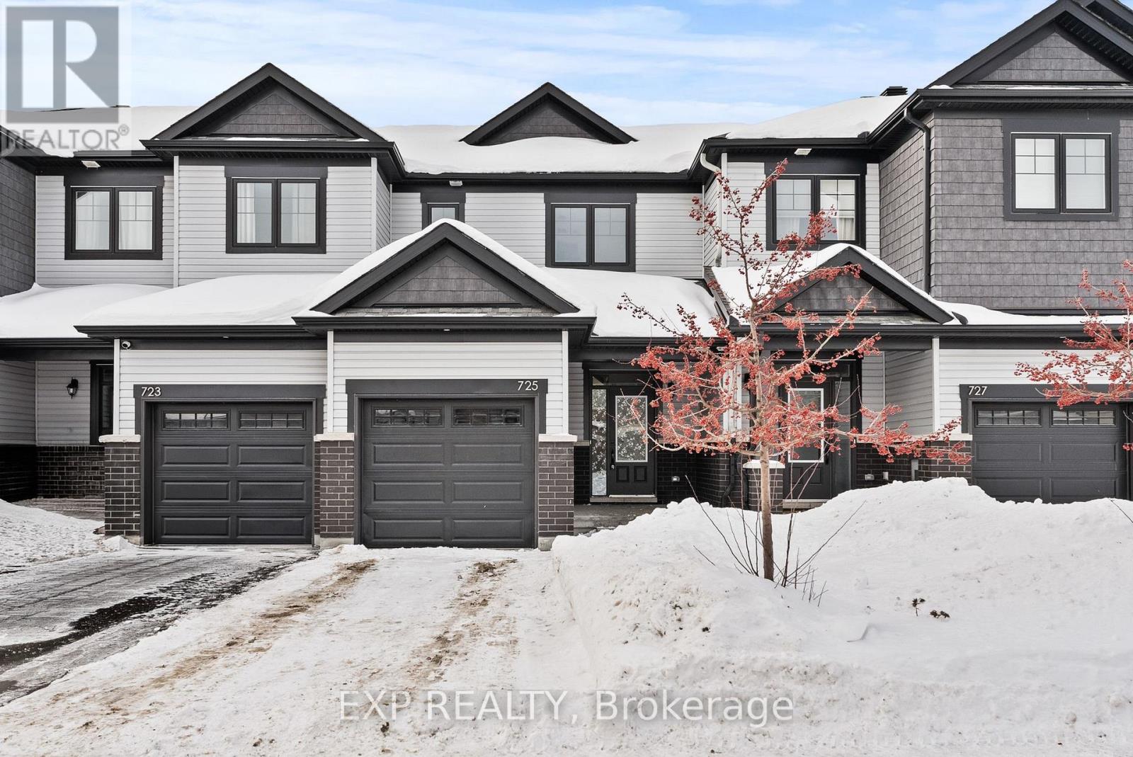 725 MIIKANA ROAD, Ottawa, Ontario