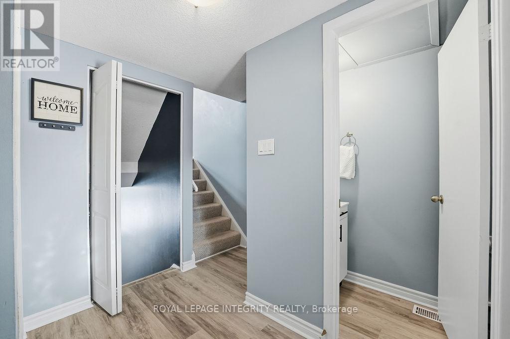 8 - 3205 Uplands Drive, Ottawa, Ontario  K1V 9T3 - Photo 4 - X12781954