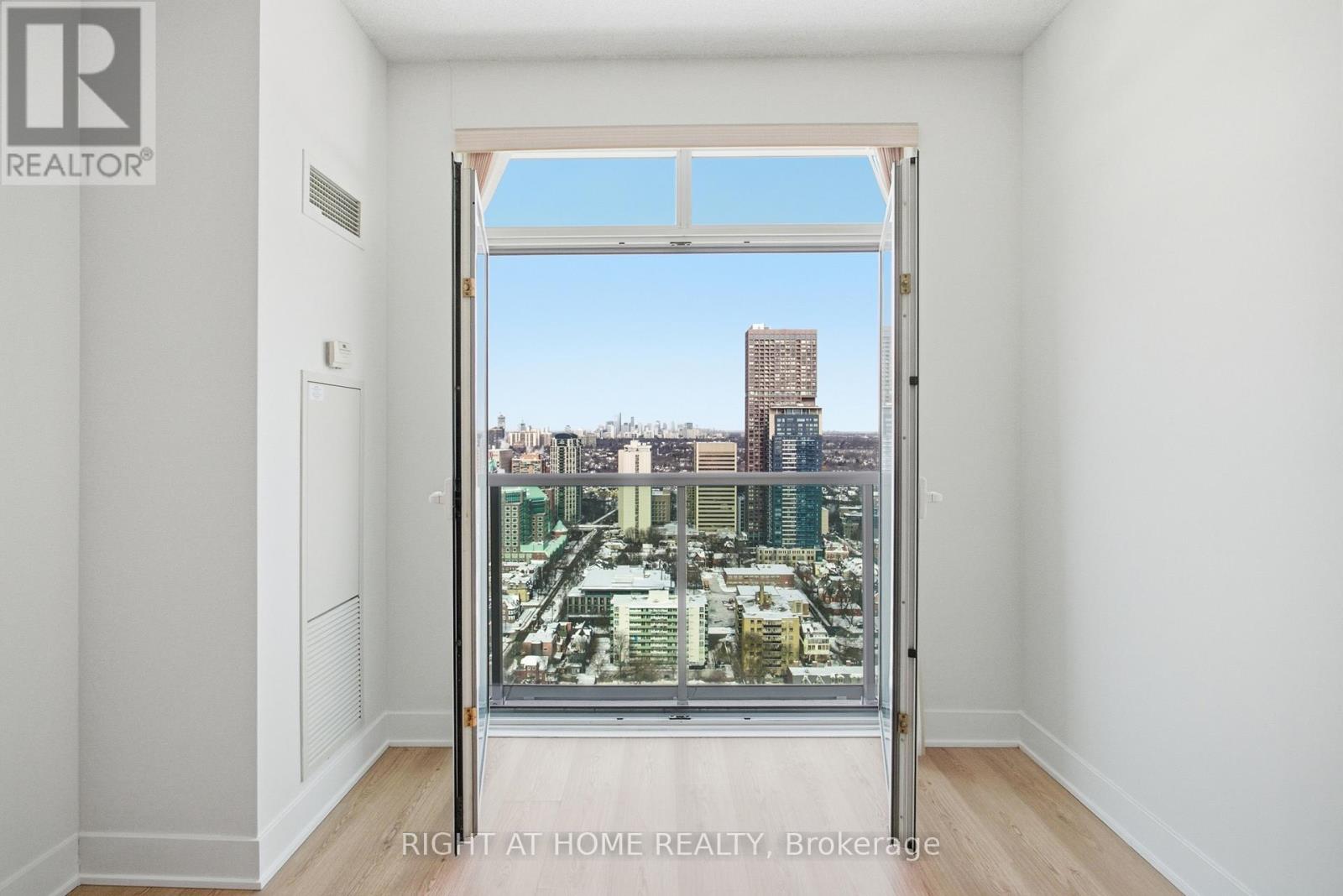 3302 - 120 Homewood Avenue, Toronto, Ontario  M4Y 2J3 - Photo 1 - C12782008