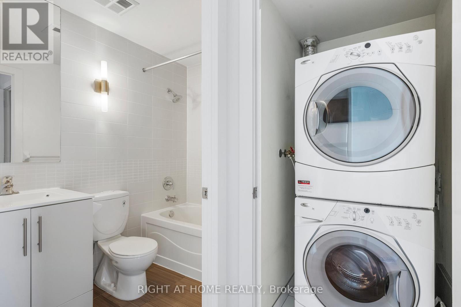 3302 - 120 Homewood Avenue, Toronto, Ontario  M4Y 2J3 - Photo 15 - C12782008