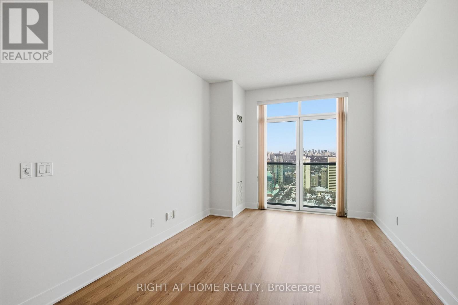 3302 - 120 Homewood Avenue, Toronto, Ontario  M4Y 2J3 - Photo 2 - C12782008