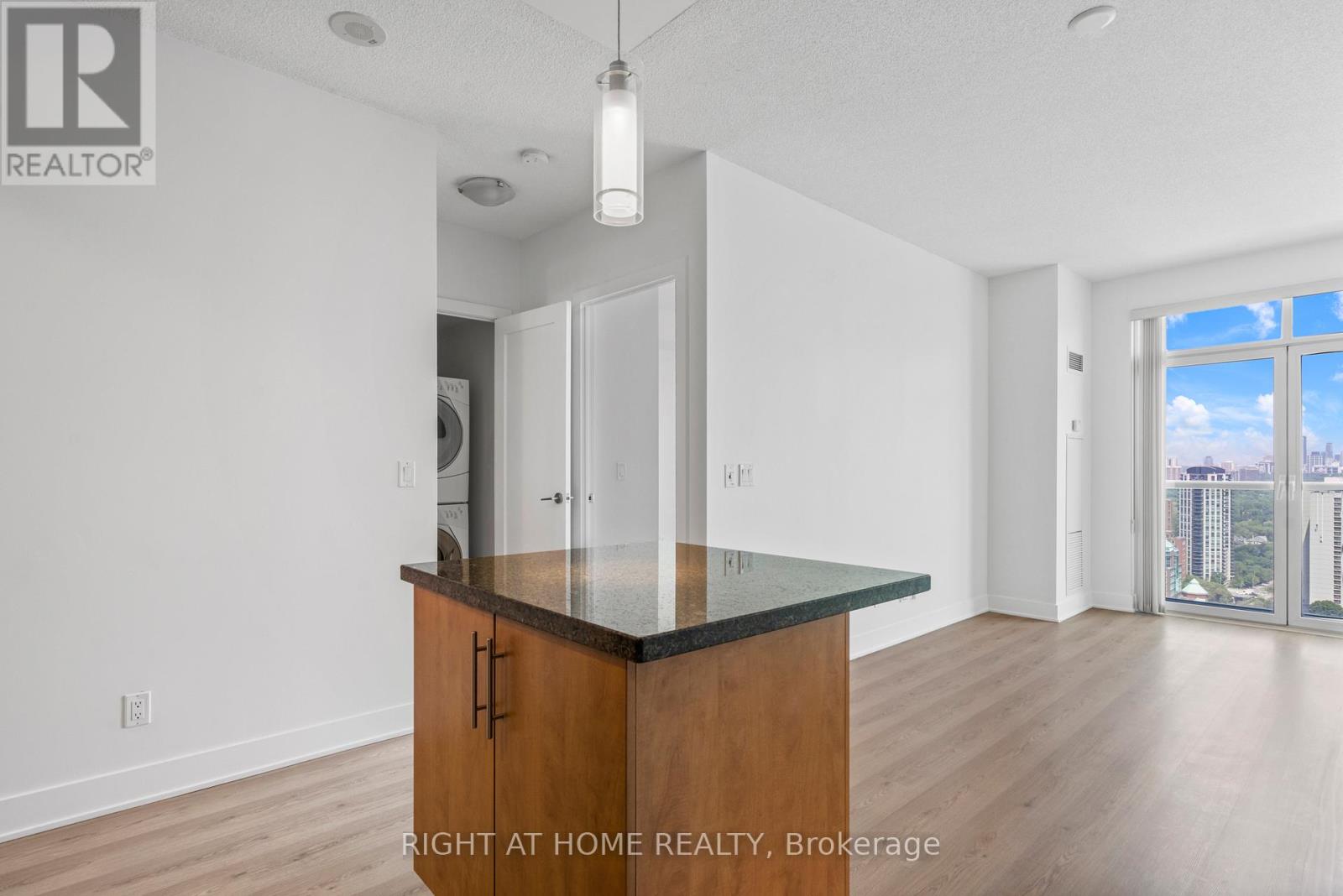 3302 - 120 Homewood Avenue, Toronto, Ontario  M4Y 2J3 - Photo 4 - C12782008