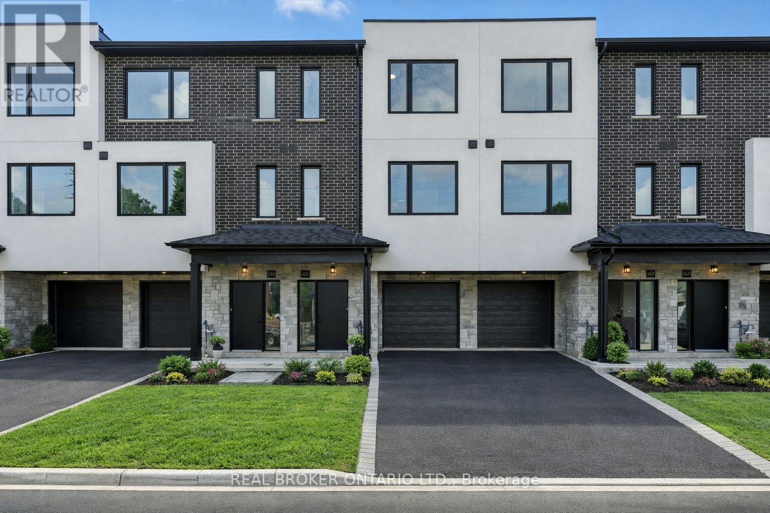 Unit 3 - 161 Fifth Avenue, Brant, Ontario  N3S 1A3 - Photo 34 - X12342963