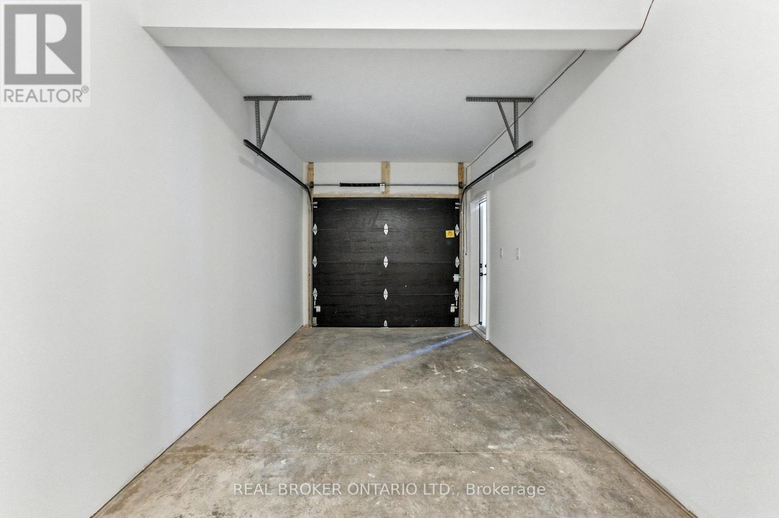 Unit 3 - 161 Fifth Avenue, Brant, Ontario  N3S 1A3 - Photo 35 - X12342963