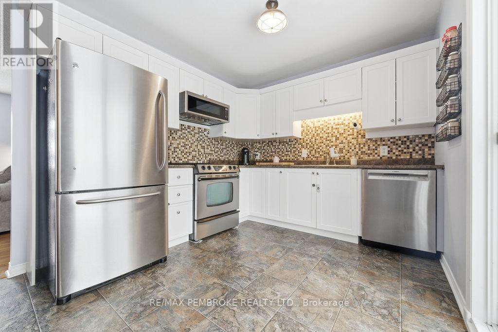 22 James Street, Petawawa, Ontario  K8H 3B5 - Photo 14 - X12782016