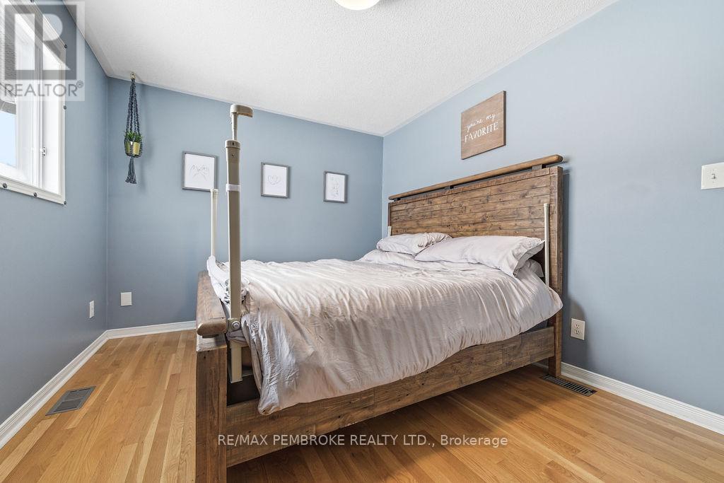 22 James Street, Petawawa, Ontario  K8H 3B5 - Photo 16 - X12782016