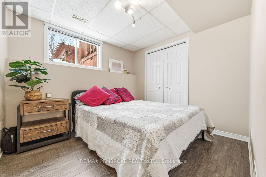 22 James Street, Petawawa, Ontario  K8H 3B5 - Photo 22 - X12782016