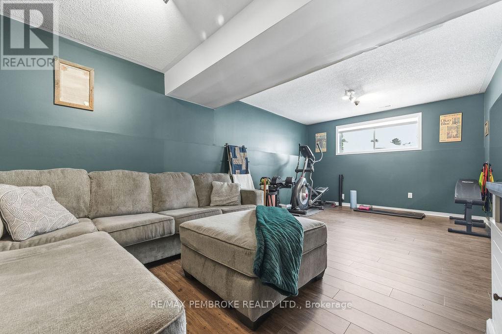 22 James Street, Petawawa, Ontario  K8H 3B5 - Photo 29 - X12782016