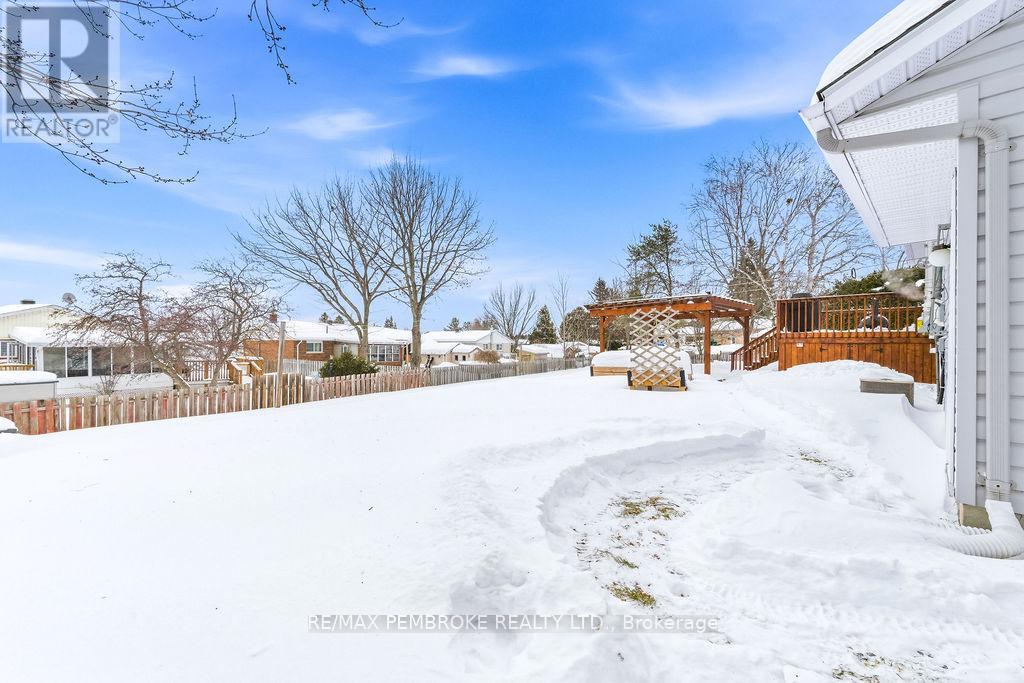 22 James Street, Petawawa, Ontario  K8H 3B5 - Photo 38 - X12782016