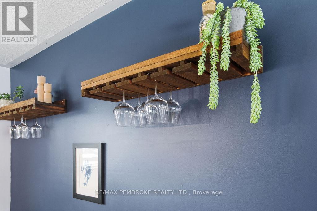 22 James Street, Petawawa, Ontario  K8H 3B5 - Photo 9 - X12782016