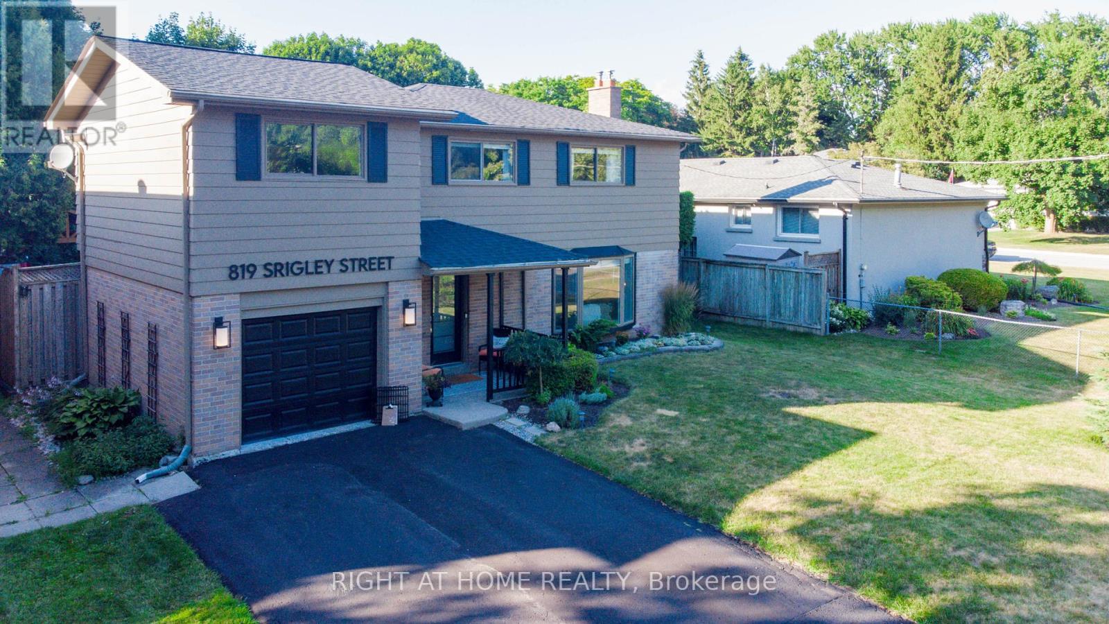 819 Srigley Street, Newmarket, Ontario  L3Y 1X9 - Photo 1 - N12782012