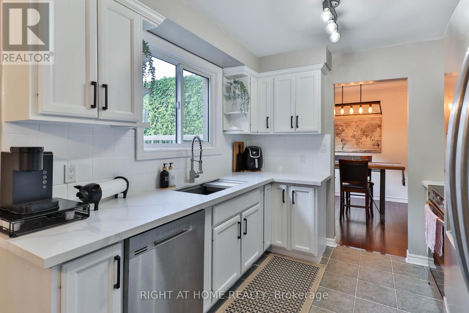 819 Srigley Street, Newmarket, Ontario  L3Y 1X9 - Photo 10 - N12782012