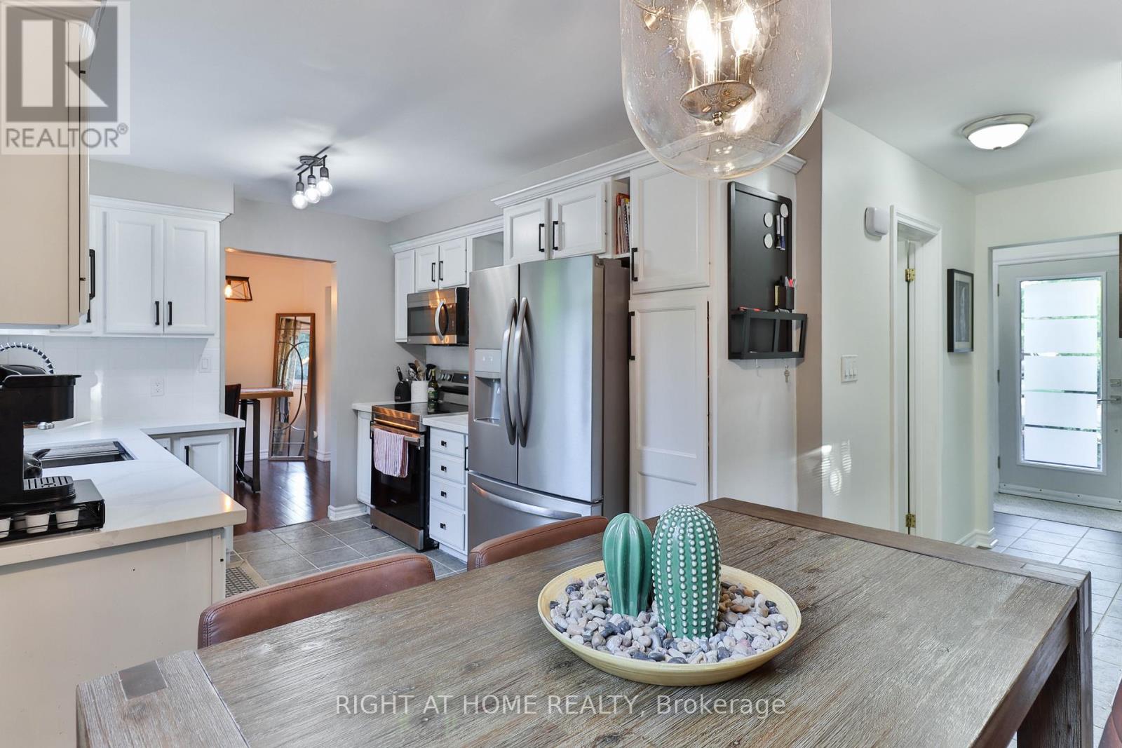 819 Srigley Street, Newmarket, Ontario  L3Y 1X9 - Photo 11 - N12782012