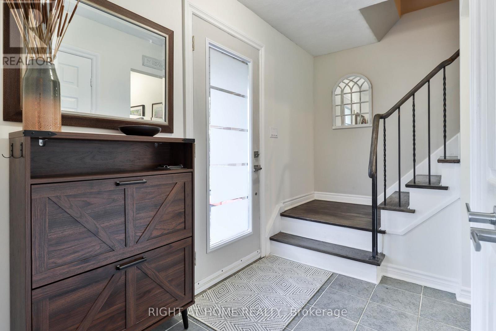 819 Srigley Street, Newmarket, Ontario  L3Y 1X9 - Photo 4 - N12782012