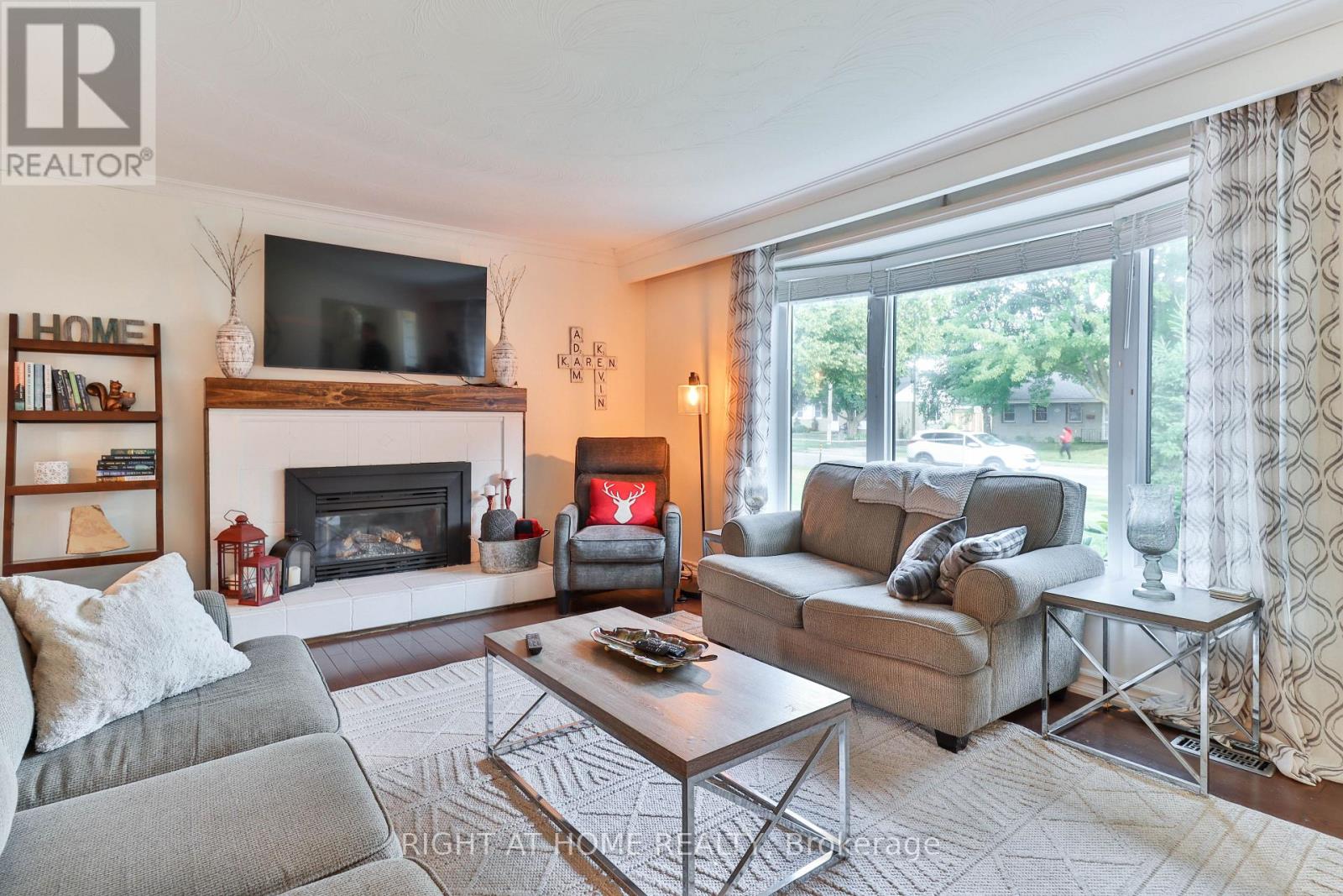 819 Srigley Street, Newmarket, Ontario  L3Y 1X9 - Photo 5 - N12782012