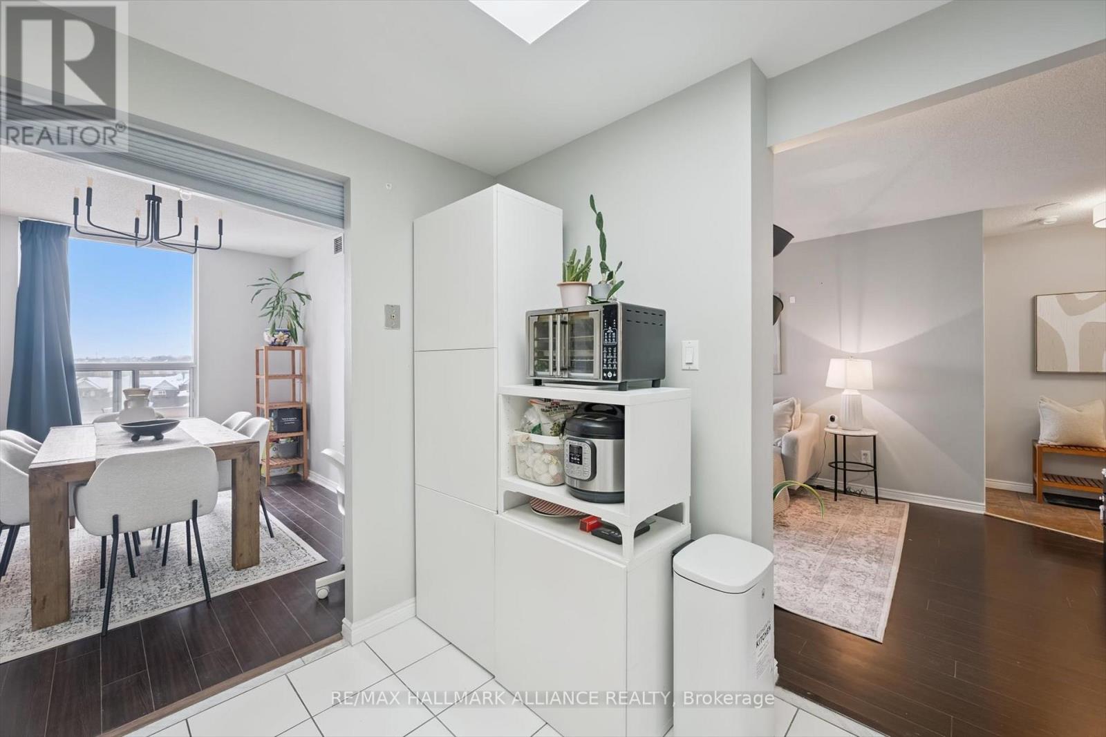 507 - 135 Hillcrest Avenue, Mississauga, Ontario  L5B 4B1 - Photo 15 - W12781978