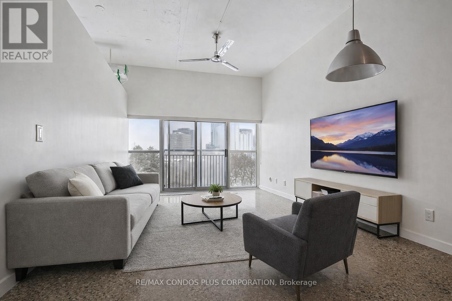 403 - 2 Fieldway Road, Toronto, Ontario  M8Z 0B9 - Photo 2 - W12781982