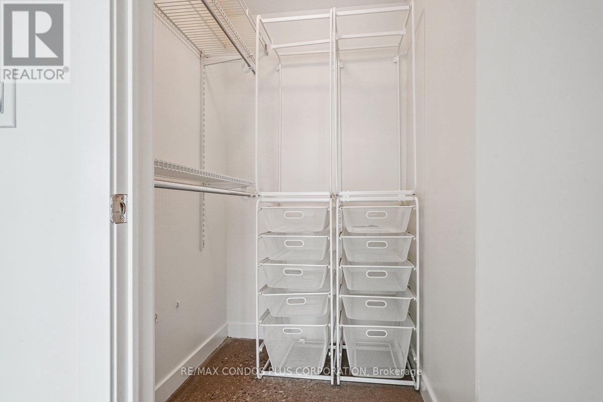 403 - 2 Fieldway Road, Toronto, Ontario  M8Z 0B9 - Photo 5 - W12781982