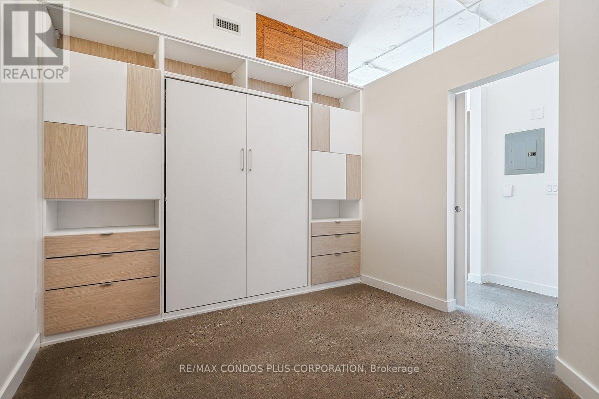 403 - 2 Fieldway Road, Toronto, Ontario  M8Z 0B9 - Photo 8 - W12781982