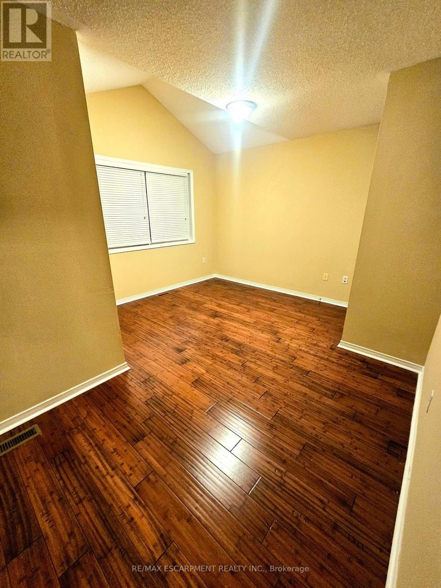 3881 Brinwood Gate, Mississauga, Ontario  L5M 7H3 - Photo 9 - W12781988