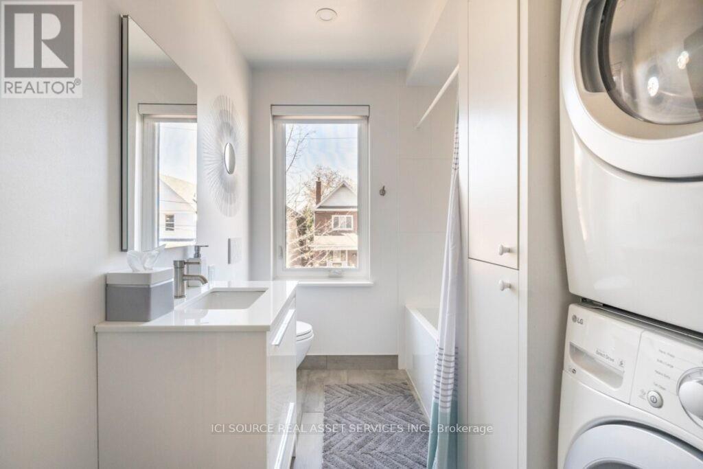 77a Runnymede Road, Toronto, Ontario  M6S 2Y4 - Photo 10 - W12782004