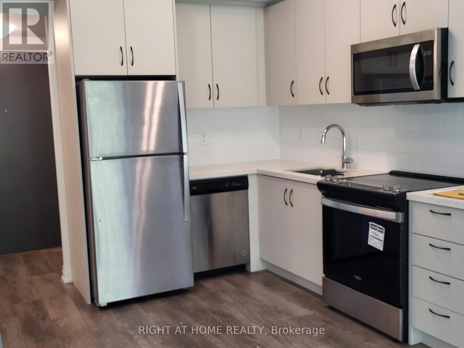 115 - 95 Attmar Drive, Brampton, Ontario  L6P 0Y6 - Photo 11 - W12782010