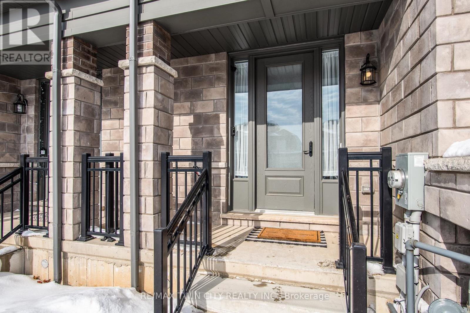 872 Sobeski Avenue, Woodstock, Ontario  N4T 0P2 - Photo 5 - X12781958