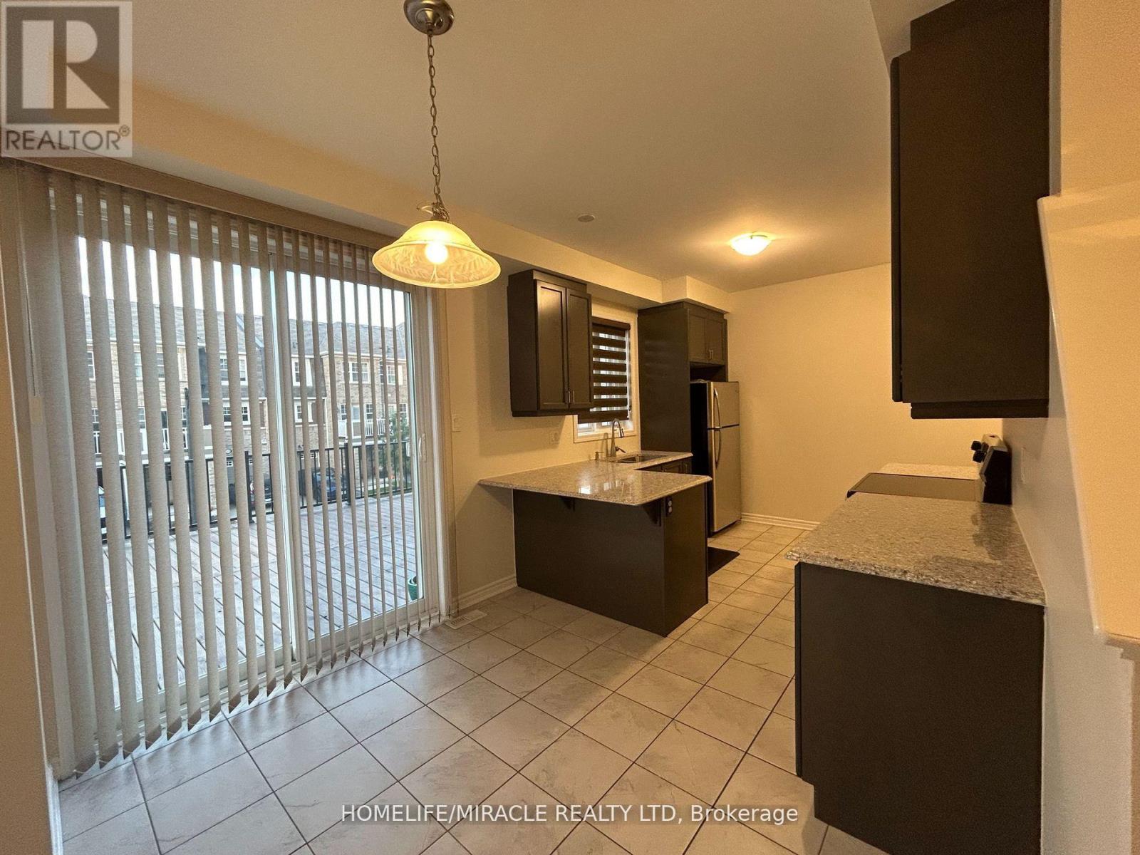 6 - 22 Spring Creek Drive, Hamilton (Waterdown), Ontario  L8B 1V7 - Photo 10 - X12781960