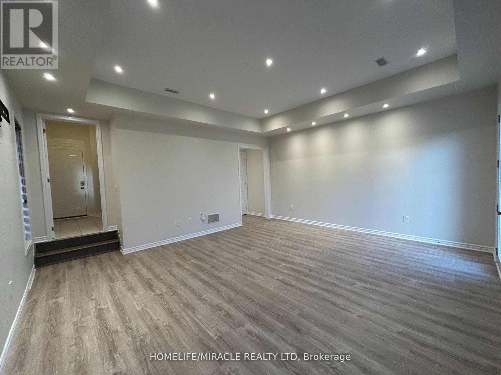 6 - 22 Spring Creek Drive, Hamilton (Waterdown), Ontario  L8B 1V7 - Photo 5 - X12781960