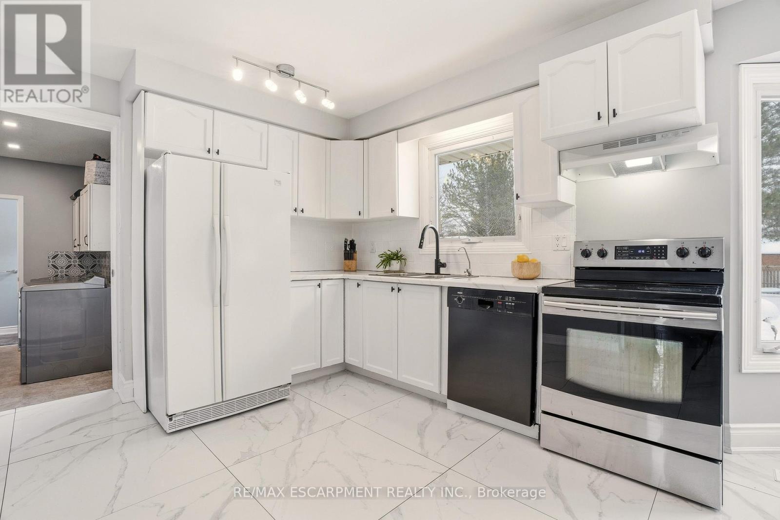 41 John Martin Crescent, Hamilton, Ontario  L0R 2H0 - Photo 6 - X12782000