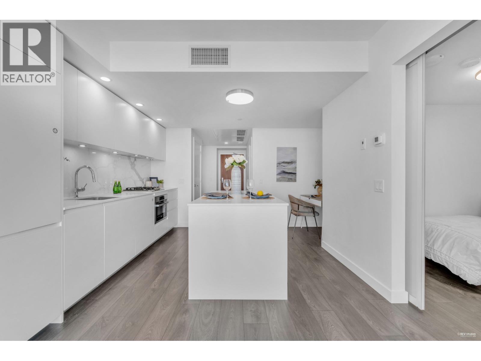 Listing Picture 12 of 38 : 1105 6463 SILVER AVENUE, Burnaby / 本拿比 - 魯藝地產 Yvonne Lu Group - MLS Medallion Club Member