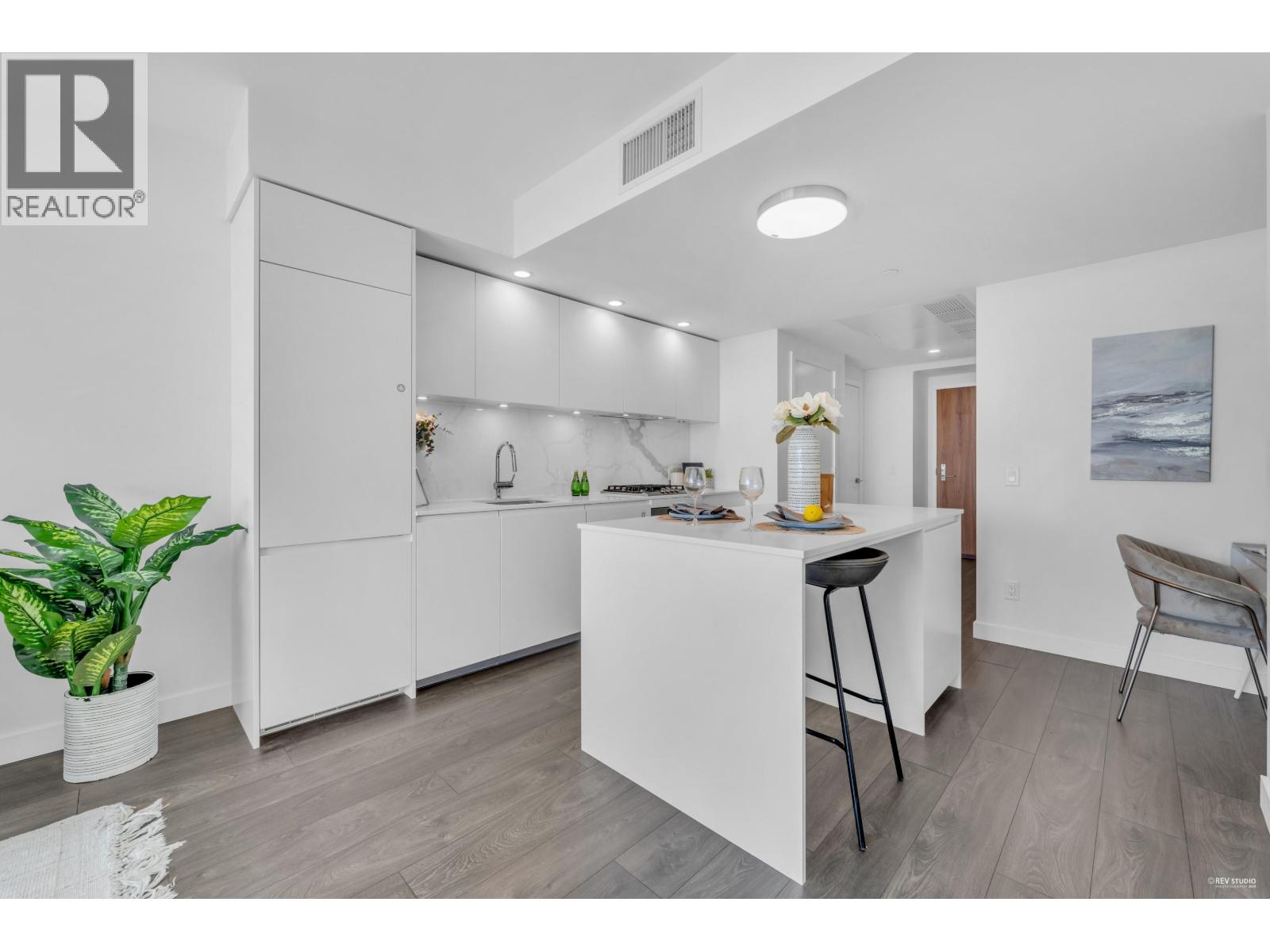 Listing Picture 11 of 38 : 1105 6463 SILVER AVENUE, Burnaby / 本拿比 - 魯藝地產 Yvonne Lu Group - MLS Medallion Club Member