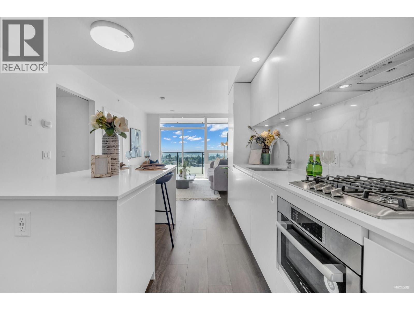 Listing Picture 7 of 38 : 1105 6463 SILVER AVENUE, Burnaby / 本拿比 - 魯藝地產 Yvonne Lu Group - MLS Medallion Club Member