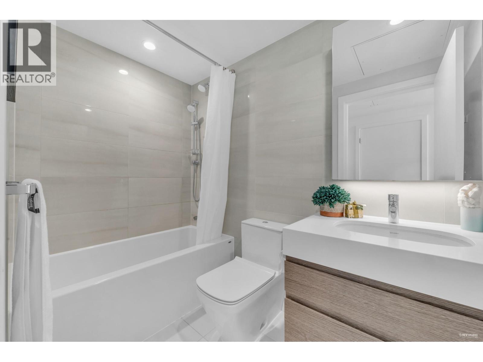 Listing Picture 17 of 38 : 1105 6463 SILVER AVENUE, Burnaby / 本拿比 - 魯藝地產 Yvonne Lu Group - MLS Medallion Club Member