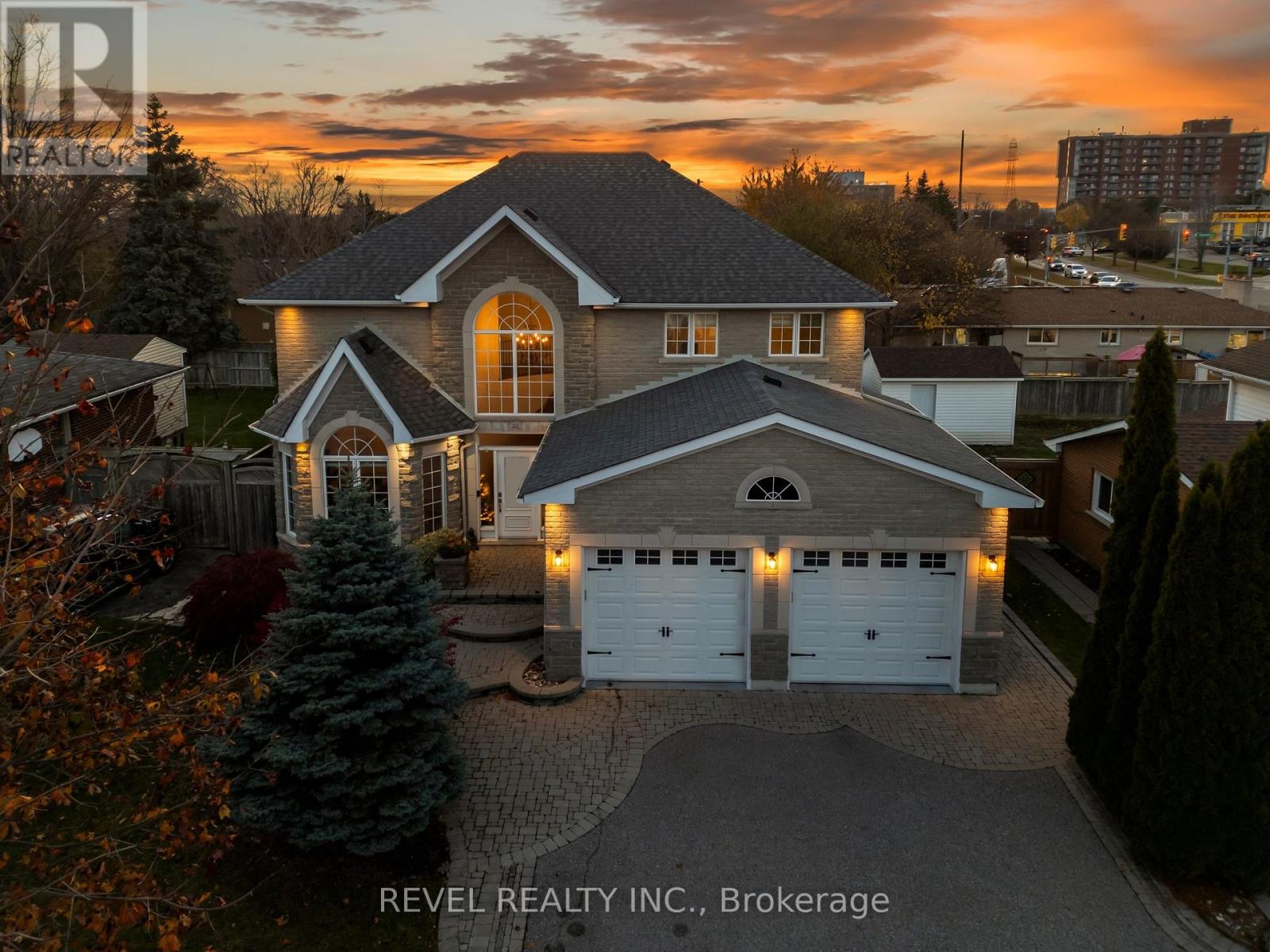 70 APPLEWOOD CRESCENT, Whitby, Ontario