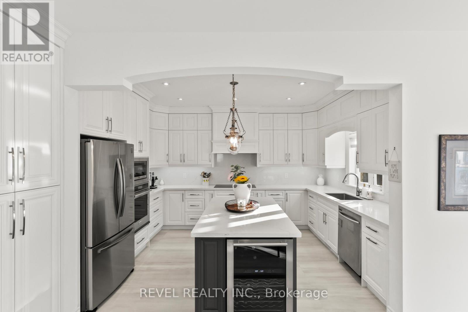 70 Applewood Crescent, Whitby, Ontario L1N 2E6 - Photo 10 - E12782020