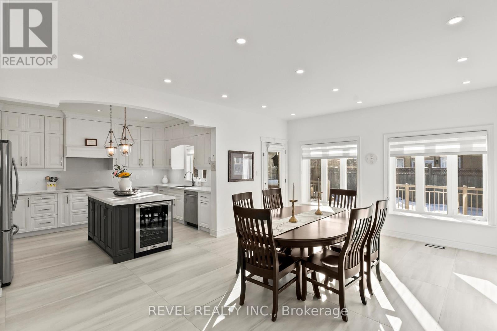 70 Applewood Crescent, Whitby, Ontario L1N 2E6 - Photo 9 - E12782020