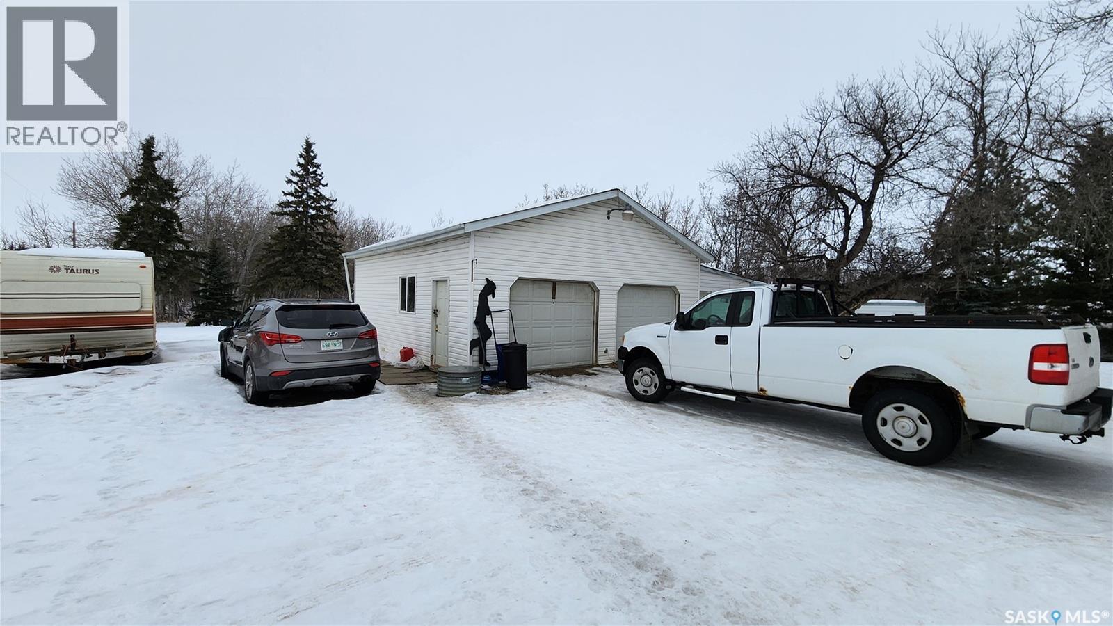 24 Railway Avenue, Meota Rm No.468, Saskatchewan  S9A 2X4 - Photo 3 - SK028358