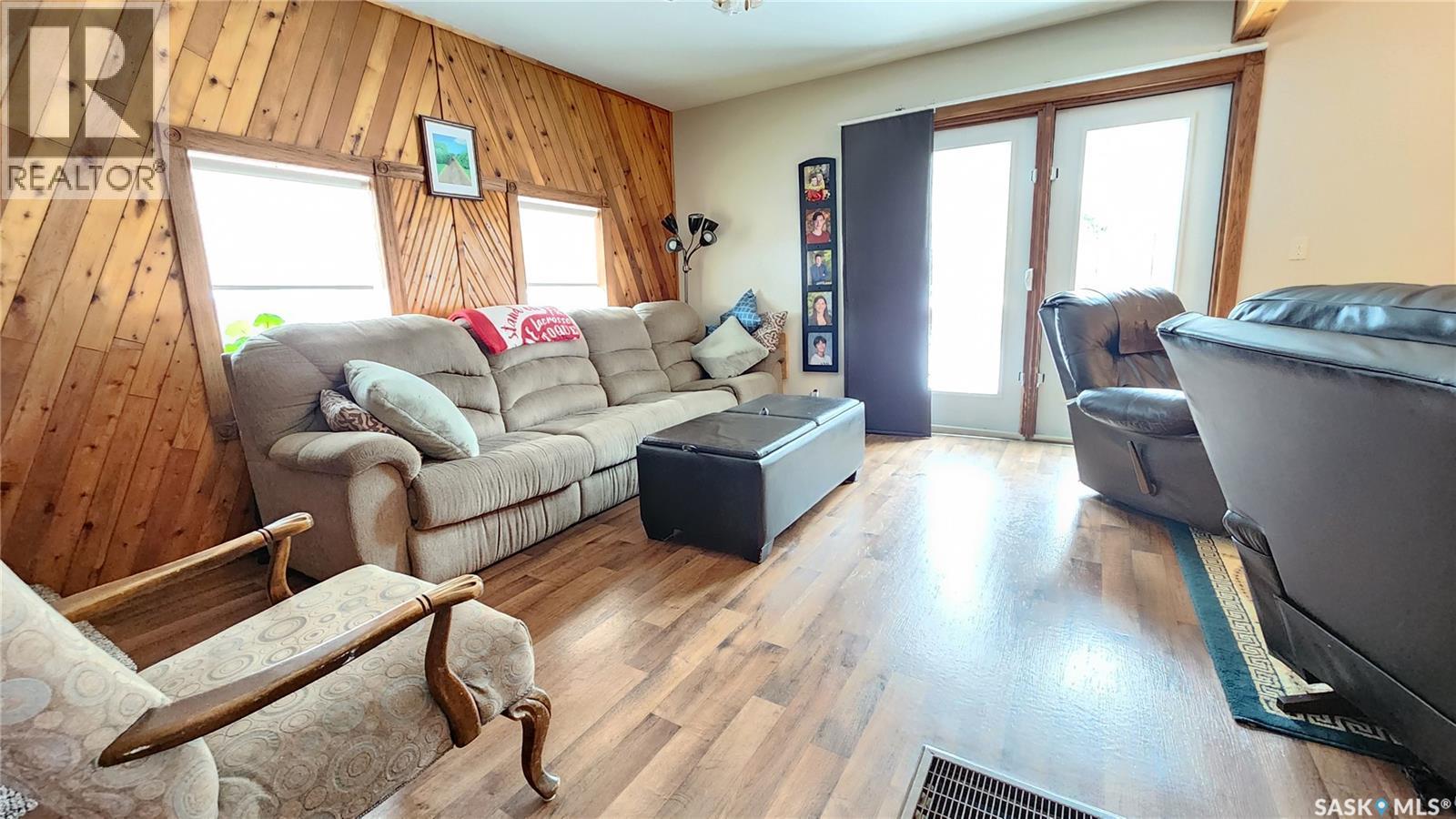 24 Railway Avenue, Meota Rm No.468, Saskatchewan  S9A 2X4 - Photo 9 - SK028358