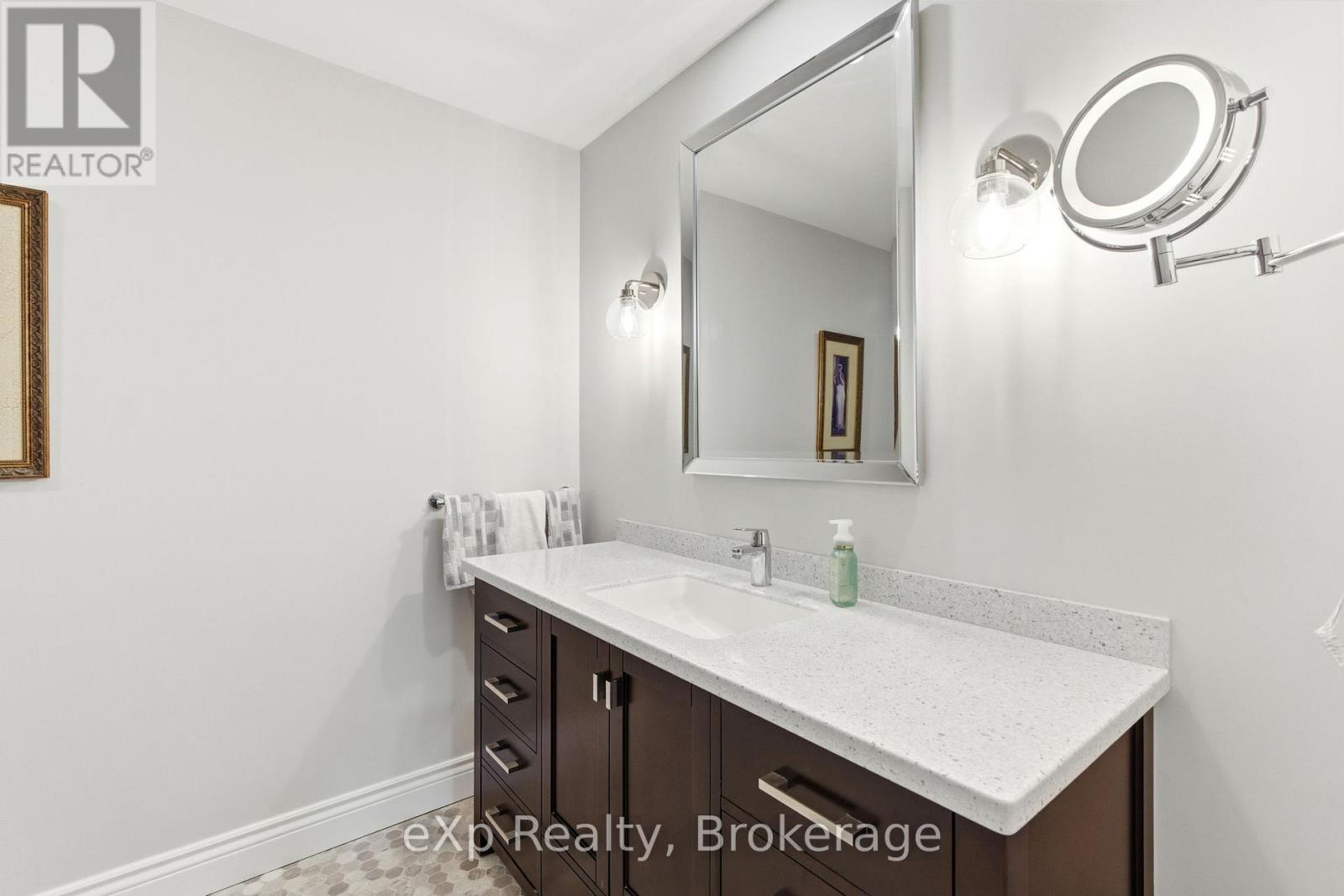 206 - 30 Front Street, Stratford, Ontario  N5A 7S3 - Photo 24 - X12782056