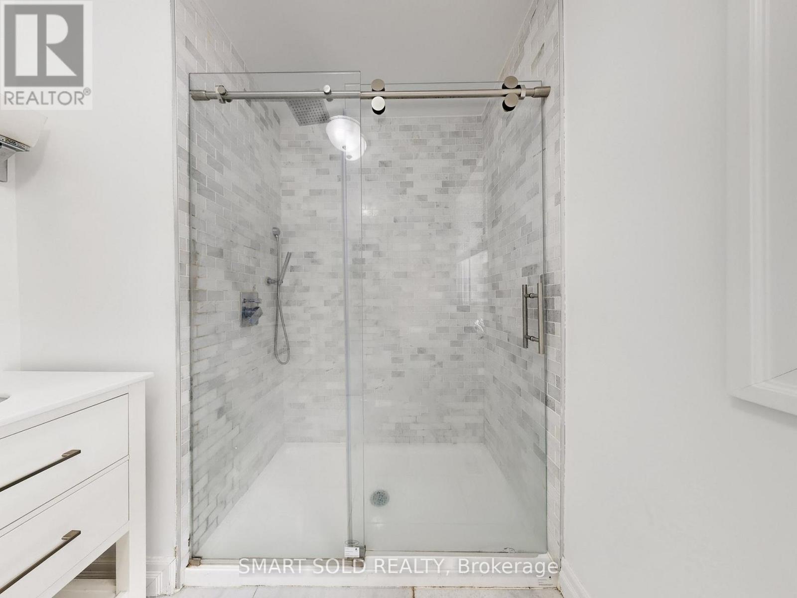 9 Carluke Crescent, Toronto, Ontario  M2L 2H7 - Photo 16 - C12781858