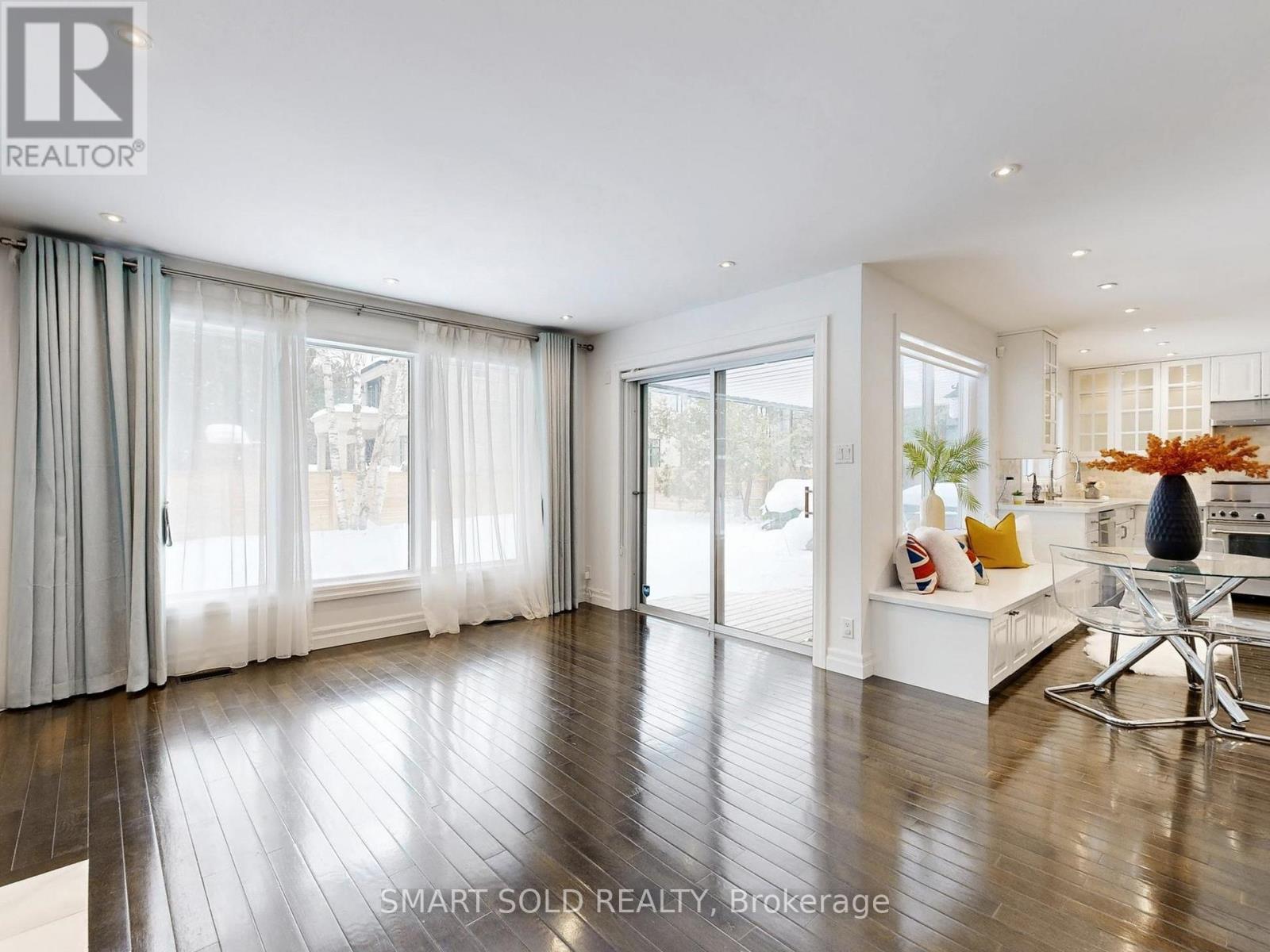 9 Carluke Crescent, Toronto, Ontario  M2L 2H7 - Photo 12 - C12781858