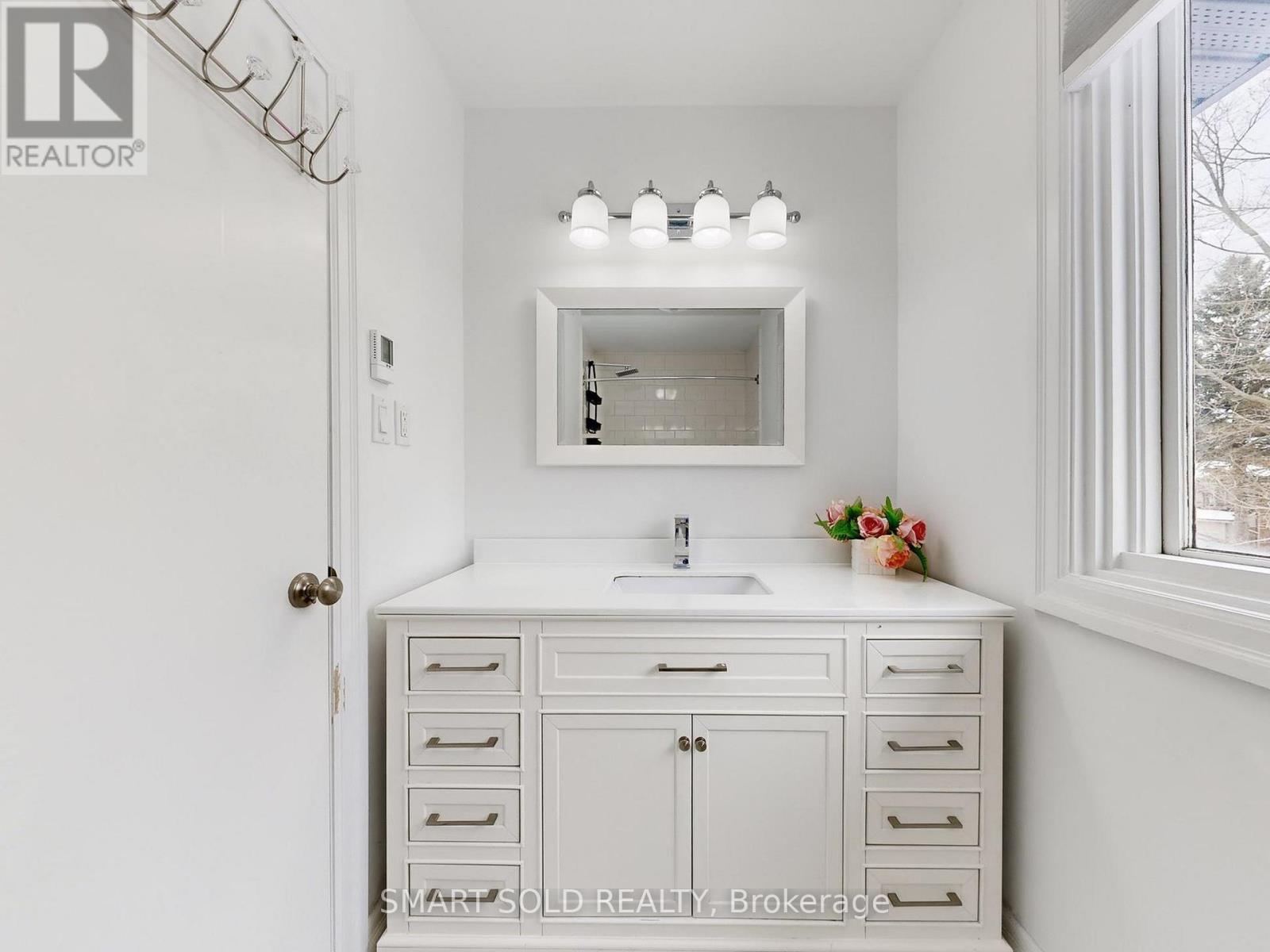 9 Carluke Crescent, Toronto, Ontario  M2L 2H7 - Photo 22 - C12781858