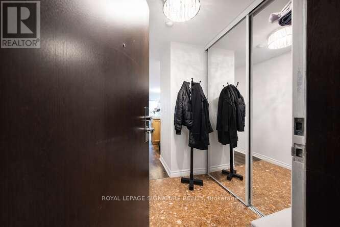 1717 - 335 Rathburn Road W, Mississauga, Ontario  L5B 0C8 - Photo 21 - W12745582